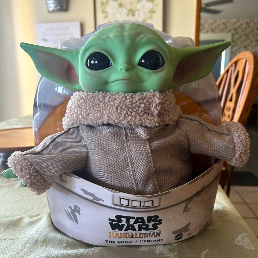 Star Wars Mandalorian The Child Plush - Green and Tan